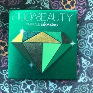 Huda Beauty Emerald Palette